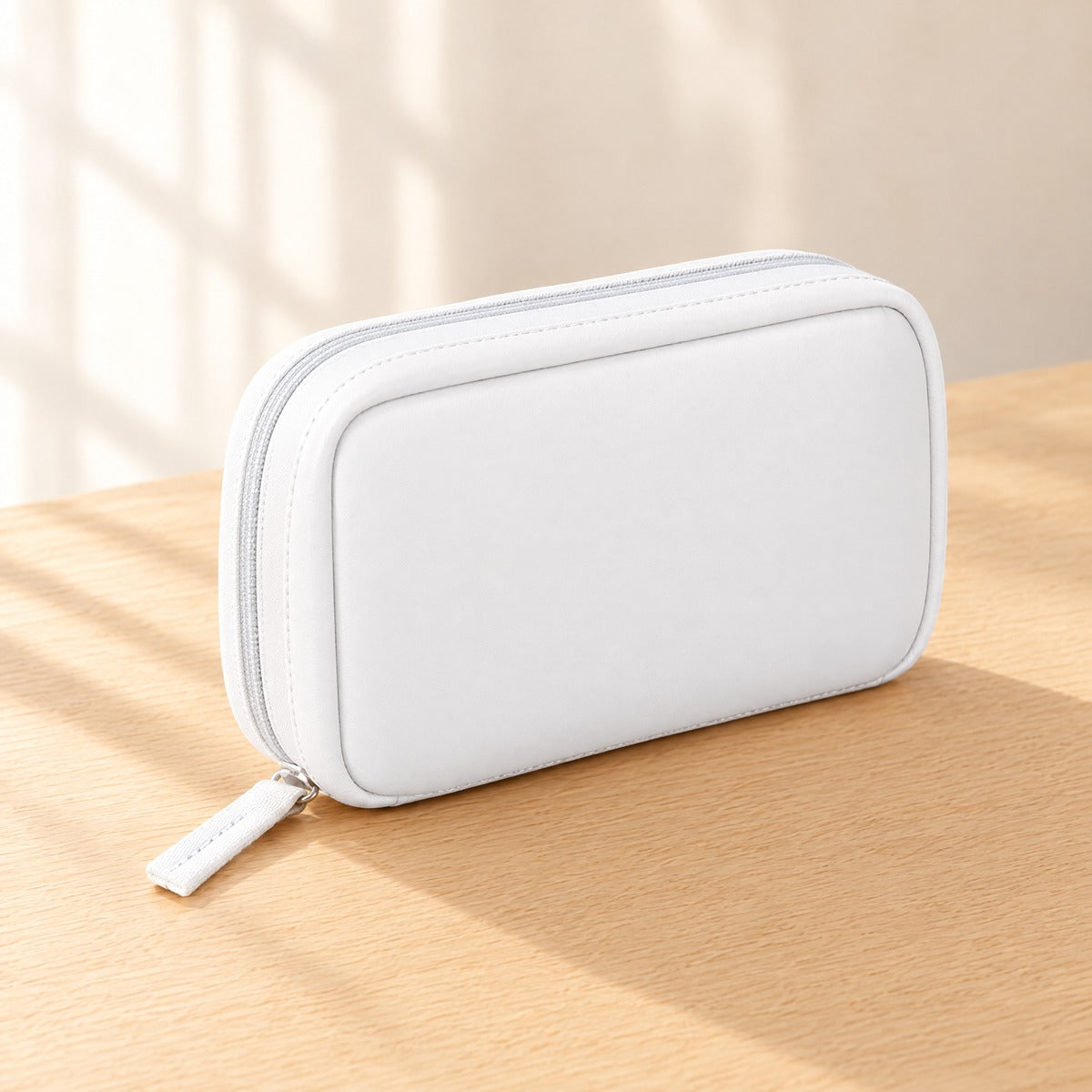 Daypouch in white
